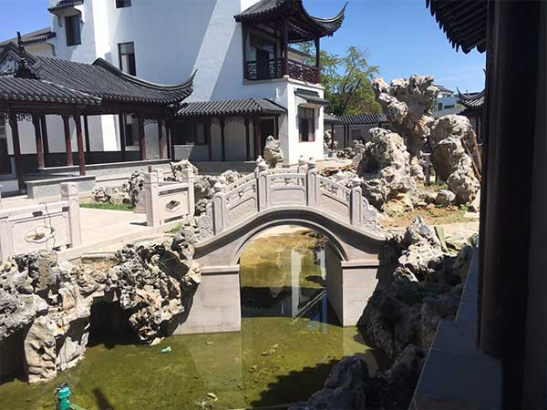 别墅金山石装饰