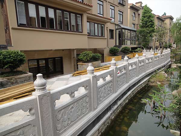 别墅金山石装饰